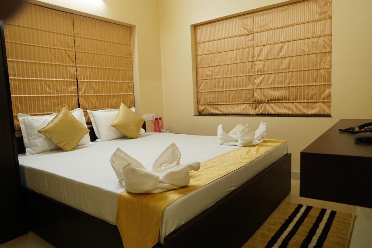 Rama Golden Root New Town Hotel Calcutta Exterior foto