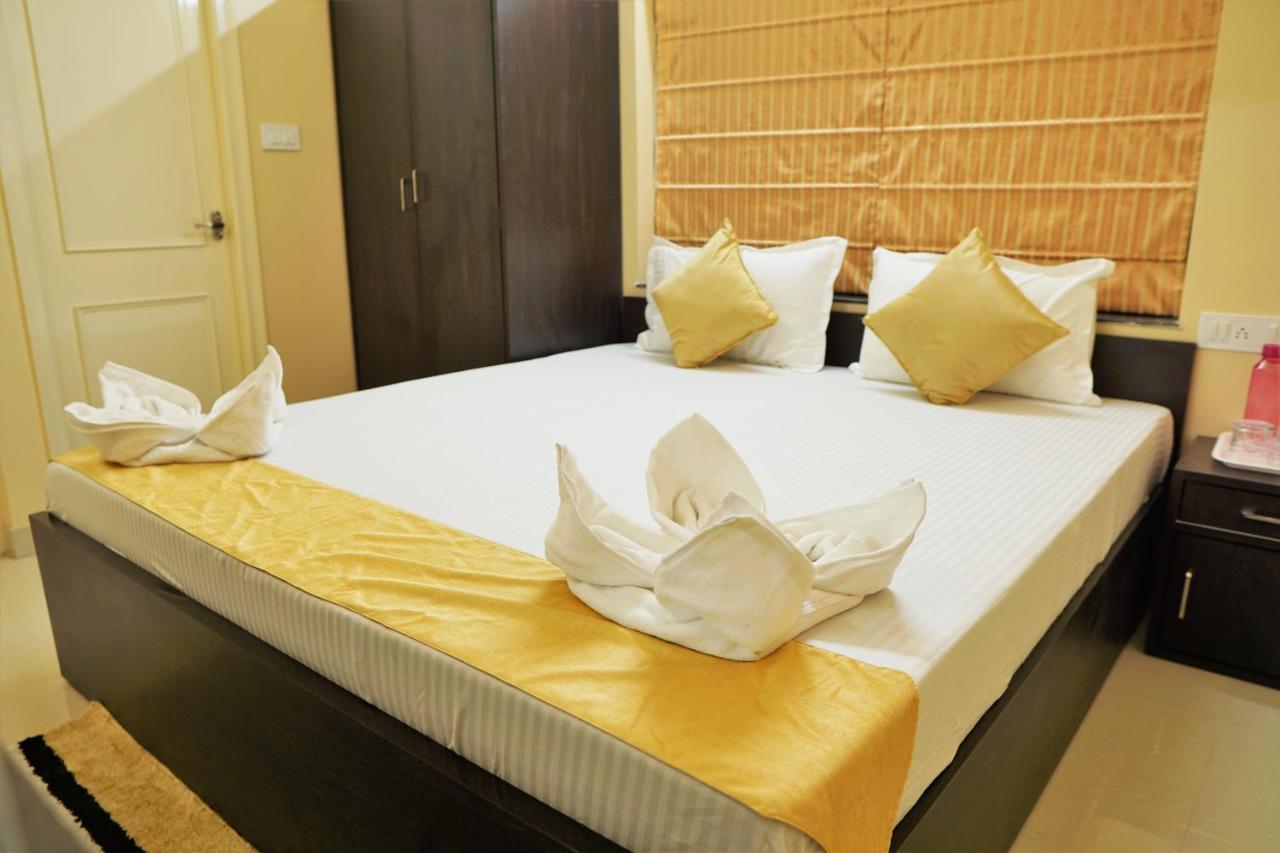 Rama Golden Root New Town Hotel Calcutta Exterior foto