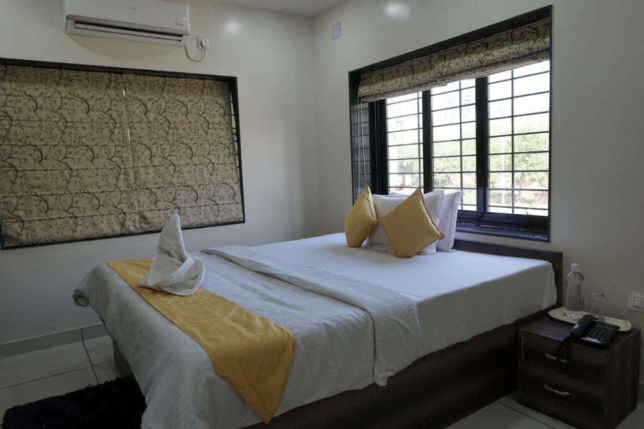 Rama Golden Root New Town Hotel Calcutta Exterior foto